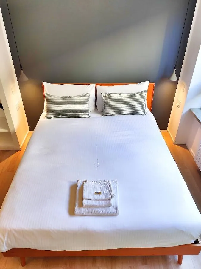 Apartment E-Milan Rooms Zona Tortona Italien